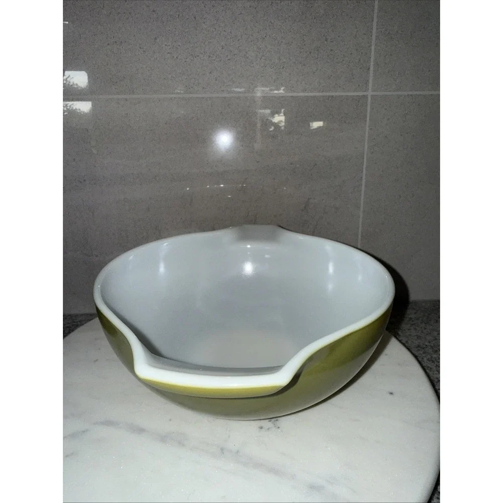 Vintage PYREX Verde Olive Green Solid 443 2-1/2 Qt Cinderella Mixing Bowl